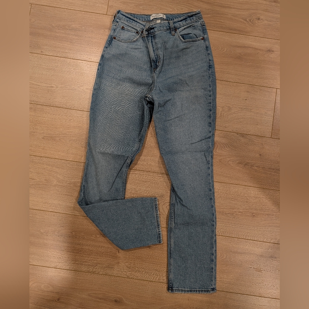 Abercrombie & Fitch "The 90s Slim Straight Ultra High Rise" 28/6R - Curve Love